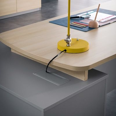 Support customization Practical and modern in line with ergonomics Staff Executive Modern office Workstation Desk